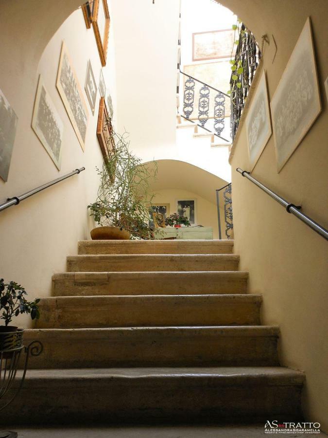 Palazzo Antica Via Appia Bed and Breakfast Bitonto Exteriör bild
